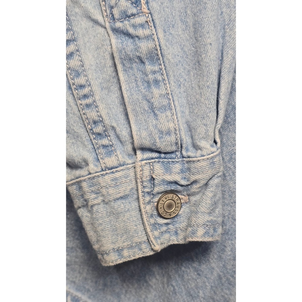 Vintage Levis Denim Shirt Button Up Long Sleeve Light Wash Sz S 8-10 Red Tab - Picture 4 of 11